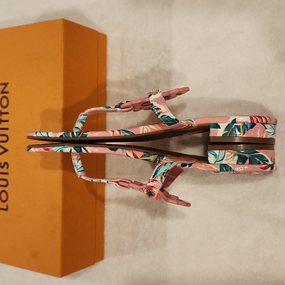 Crown & Ivy "Wylie" Palm Print Thong  Sandal Size 6 NWT - Picture 4 of 8